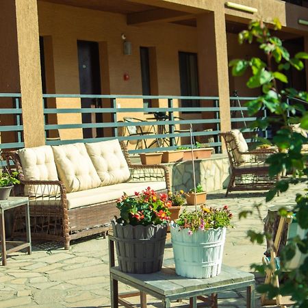 Guest House Oxygen Kazbegi Bagian luar foto
